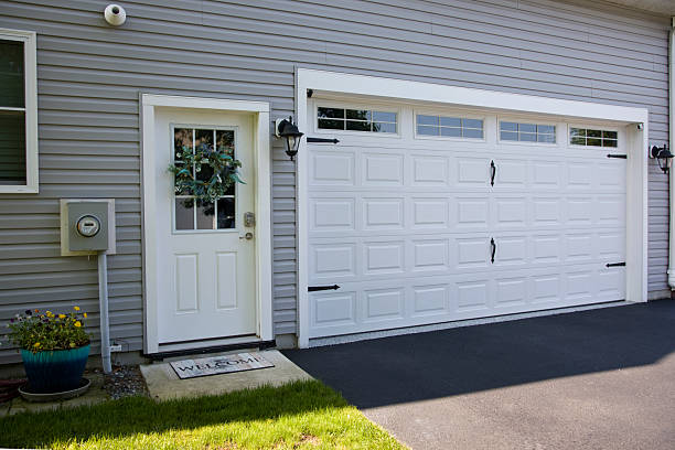 24/7 Emergency Garage Door Panel Replacement experts in Lebanon, MO